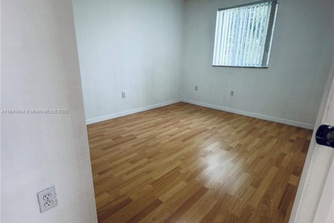 Villa ou maison à louer à Doral, Floride: 3 chambres, 119.84 m2 № 1939889 - photo 14