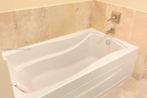 Condo in Plantation, Florida, 1 bedroom  № 1994600 - photo 8