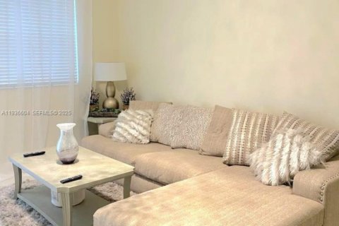 Condo in Plantation, Florida, 1 bedroom  № 1994600 - photo 3