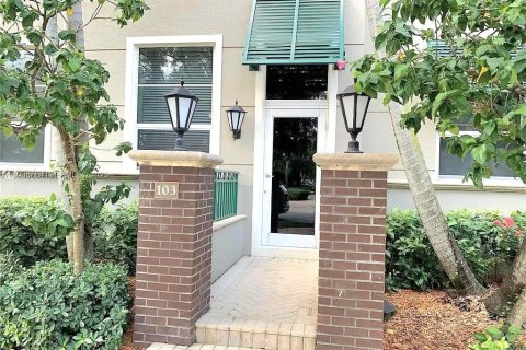 Condo in Plantation, Florida, 1 bedroom  № 1994600 - photo 1