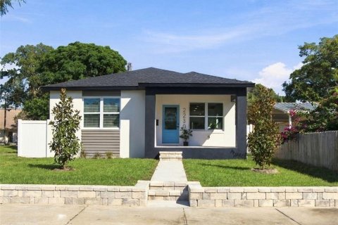 Villa ou maison à Saint Petersburg, Floride 3 chambres, 144 m2 № 2420147