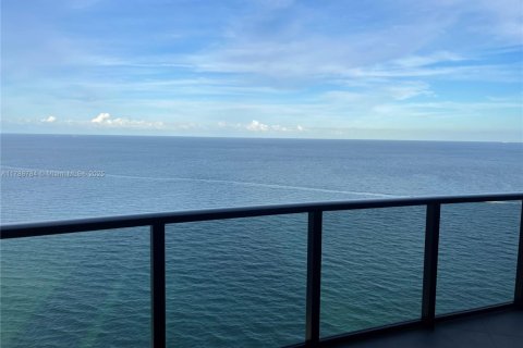 Condo in Sunny Isles Beach, Florida, 4 bedrooms  № 1645161 - photo 9