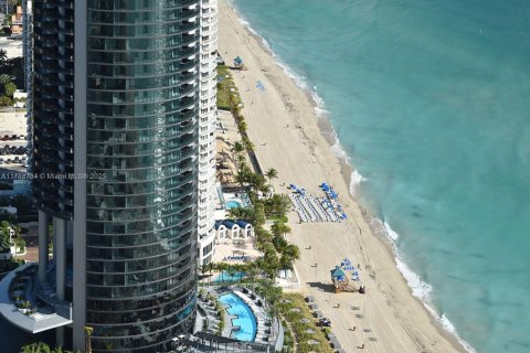 Condo in Sunny Isles Beach, Florida, 4 bedrooms  № 1645161 - photo 2