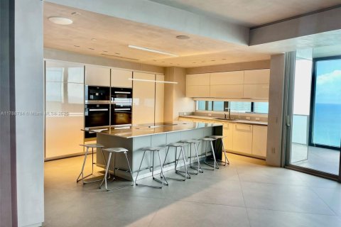 Condo in Sunny Isles Beach, Florida, 4 bedrooms  № 1645161 - photo 13