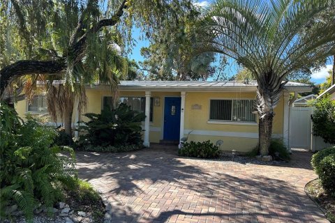 Casa en alquiler en Seminole, Florida, 3 dormitorios, 121.79 m2 № 1843342 - foto 1