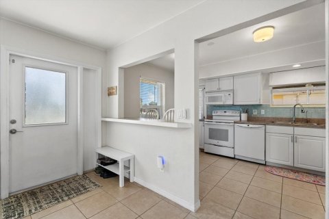 Villa ou maison à vendre à North Port, Floride: 2 chambres, 104.42 m2 № 2323984 - photo 11