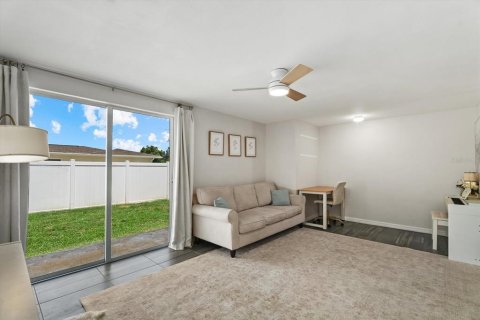 Villa ou maison à vendre à North Port, Floride: 2 chambres, 104.42 m2 № 2323984 - photo 7