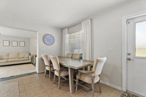 Villa ou maison à vendre à North Port, Floride: 2 chambres, 104.42 m2 № 2323984 - photo 16