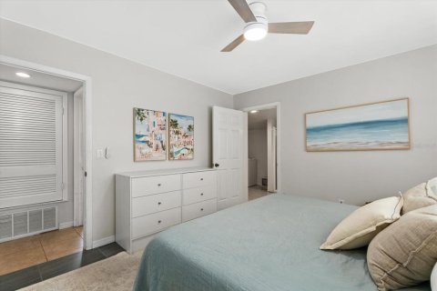 Villa ou maison à vendre à North Port, Floride: 2 chambres, 104.42 m2 № 2323984 - photo 19