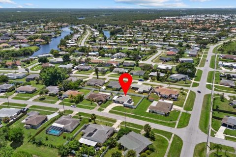 Villa ou maison à vendre à North Port, Floride: 2 chambres, 104.42 m2 № 2323984 - photo 3