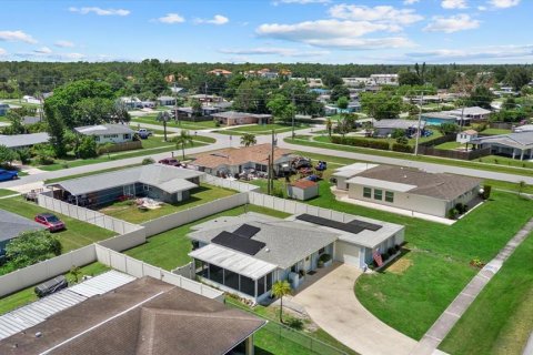 Villa ou maison à vendre à North Port, Floride: 2 chambres, 104.42 m2 № 2323984 - photo 26