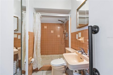 House in Orlando, Florida 4 bedrooms, 162.11 sq.m. № 1870420 - photo 13