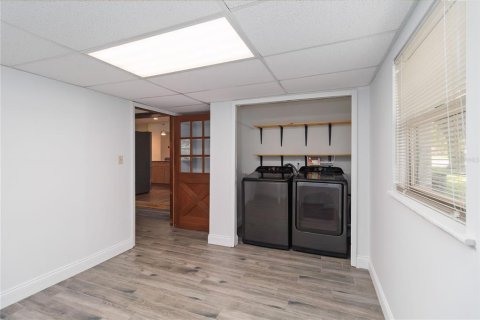 House in Orlando, Florida 4 bedrooms, 162.11 sq.m. № 1870420 - photo 15