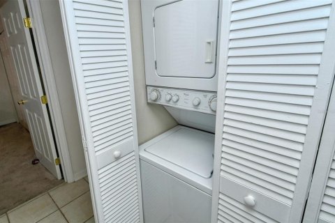 Condominio en alquiler en Sarasota, Florida, 2 dormitorios, 97.45 m2 № 1090888 - foto 26