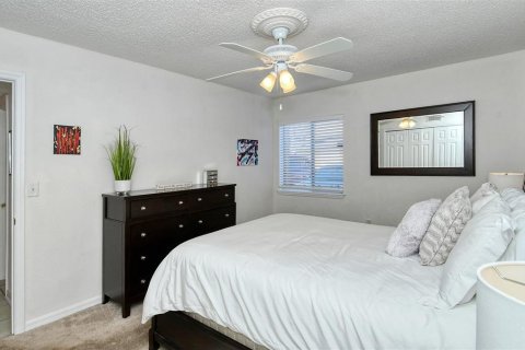 Condominio en alquiler en Sarasota, Florida, 2 dormitorios, 97.45 m2 № 1090888 - foto 22