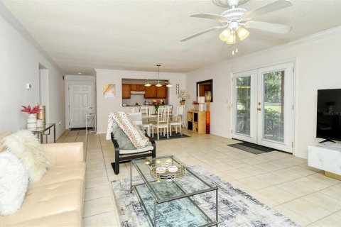 Condominio en alquiler en Sarasota, Florida, 2 dormitorios, 97.45 m2 № 1090888 - foto 10