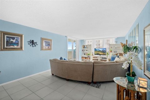 Condominio en venta en Daytona Beach, Florida, 1 dormitorio, 80.36 m2 № 1899548 - foto 9