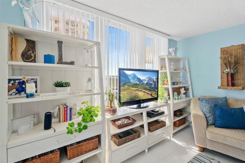 Condominio en venta en Daytona Beach, Florida, 1 dormitorio, 80.36 m2 № 1899548 - foto 11