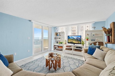 Condominio en venta en Daytona Beach, Florida, 1 dormitorio, 80.36 m2 № 1899548 - foto 10