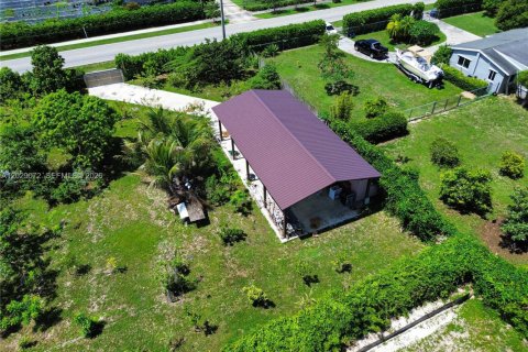 House in Homestead, Florida 4 bedrooms, 172.43 sq.m. № 2185908 - photo 14