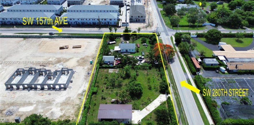 House in Homestead, Florida 4 bedrooms, 172.43 sq.m. № 2185908