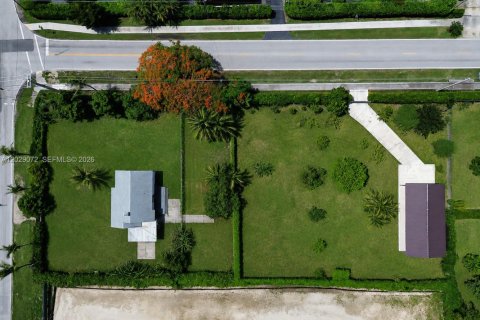 House in Homestead, Florida 4 bedrooms, 172.43 sq.m. № 2185908 - photo 5