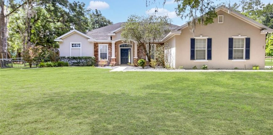 House in Ocala, Florida 4 bedrooms, 235.88 sq.m. № 2216242