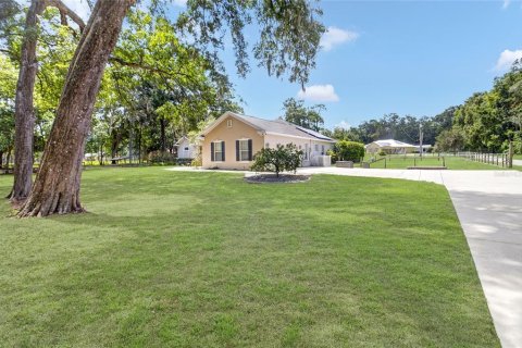 House in Ocala, Florida 4 bedrooms, 235.88 sq.m. № 2216242 - photo 4