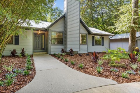 House in Gainesville, Florida 3 bedrooms, 167.6 sq.m. № 1804662 - photo 1