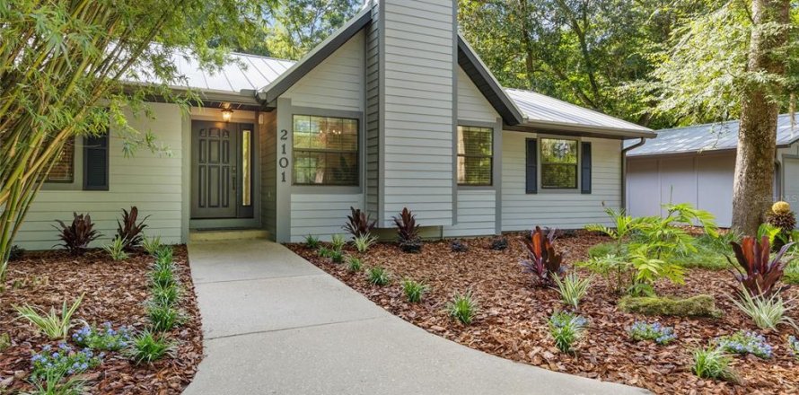 House in Gainesville, Florida 3 bedrooms, 167.6 sq.m. № 1804662