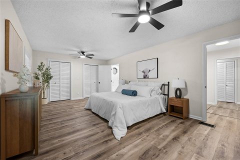 House in Gainesville, Florida 3 bedrooms, 167.6 sq.m. № 1804662 - photo 12
