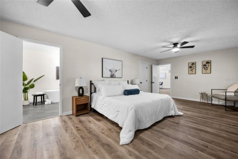 House in Gainesville, Florida 3 bedrooms, 167.6 sq.m. № 1804662 - photo 14