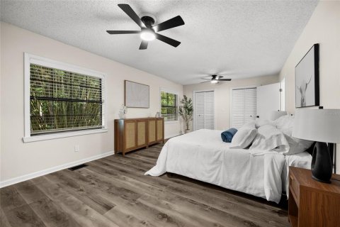 House in Gainesville, Florida 3 bedrooms, 167.6 sq.m. № 1804662 - photo 13