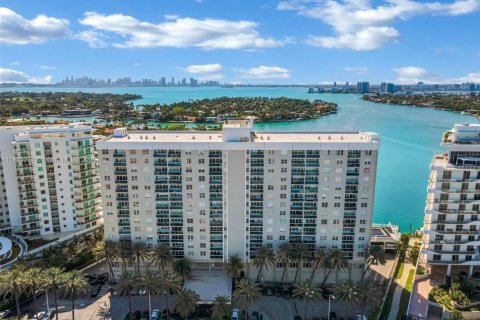 Condominio en venta en Miami Beach, Florida, 1 dormitorio, 84.54 m2 № 1780130 - foto 24