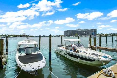 Condominio en venta en Miami Beach, Florida, 1 dormitorio, 84.54 m2 № 1780130 - foto 29