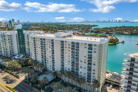 Condominio en venta en Miami Beach, Florida, 1 dormitorio, 84.54 m2 № 1780130 - foto 25