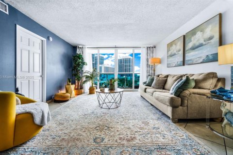 Condominio en venta en Miami Beach, Florida, 1 dormitorio, 84.54 m2 № 1780130 - foto 2