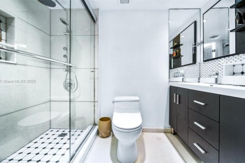 Condominio en venta en Miami Beach, Florida, 1 dormitorio, 84.54 m2 № 1780130 - foto 16