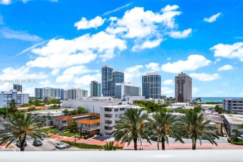 Condominio en venta en Miami Beach, Florida, 1 dormitorio, 84.54 m2 № 1780130 - foto 11
