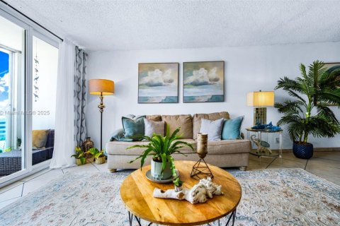 Condominio en venta en Miami Beach, Florida, 1 dormitorio, 84.54 m2 № 1780130 - foto 4