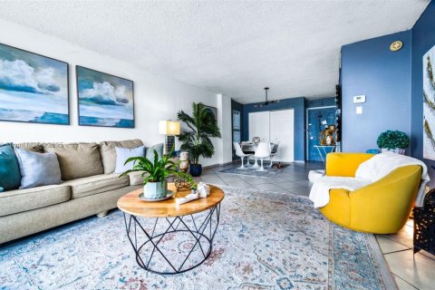 Condominio en venta en Miami Beach, Florida, 1 dormitorio, 84.54 m2 № 1780130 - foto 7