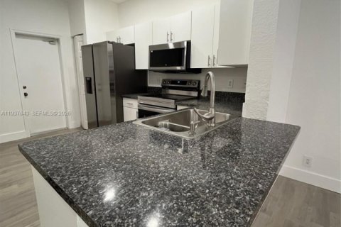 Adosado en Weston, Florida 2 dormitorios, 107.3 m2 № 1995539