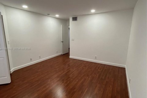 Adosado en alquiler en Weston, Florida, 2 dormitorios, 107.3 m2 № 1995539 - foto 17