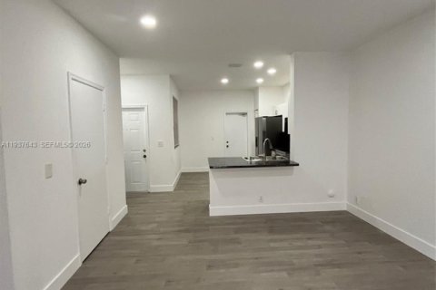 Adosado en alquiler en Weston, Florida, 2 dormitorios, 107.3 m2 № 1995539 - foto 6