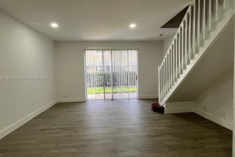 Adosado en alquiler en Weston, Florida, 2 dormitorios, 107.3 m2 № 1995539 - foto 7