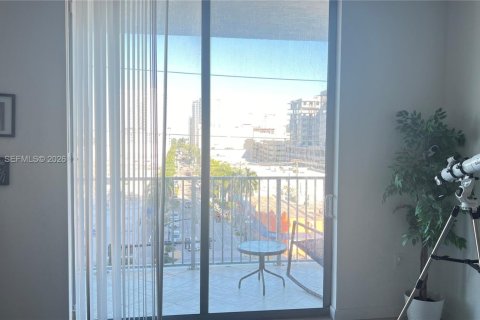 Condo in Hollywood, Florida, 1 bedroom  № 2001107