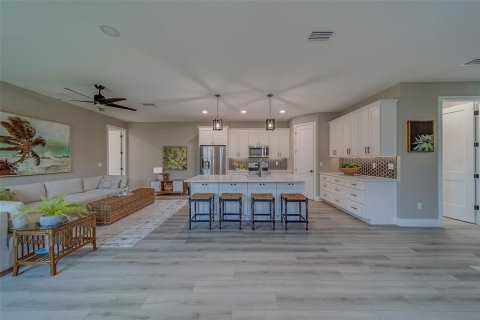House in Largo, Florida 3 bedrooms, 170.2 sq.m. № 1787498 - photo 16