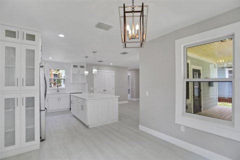 House in Lakeland, Florida 3 bedrooms, 176.51 sq.m. № 1913313 - photo 15