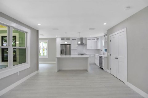 House in Lakeland, Florida 3 bedrooms, 176.51 sq.m. № 1913313 - photo 16