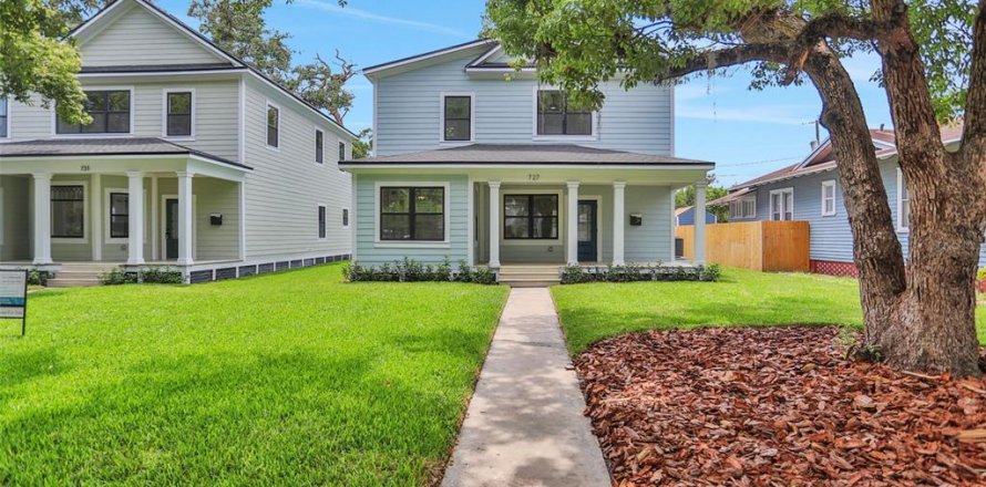 House in Lakeland, Florida 3 bedrooms, 176.51 sq.m. № 1913313